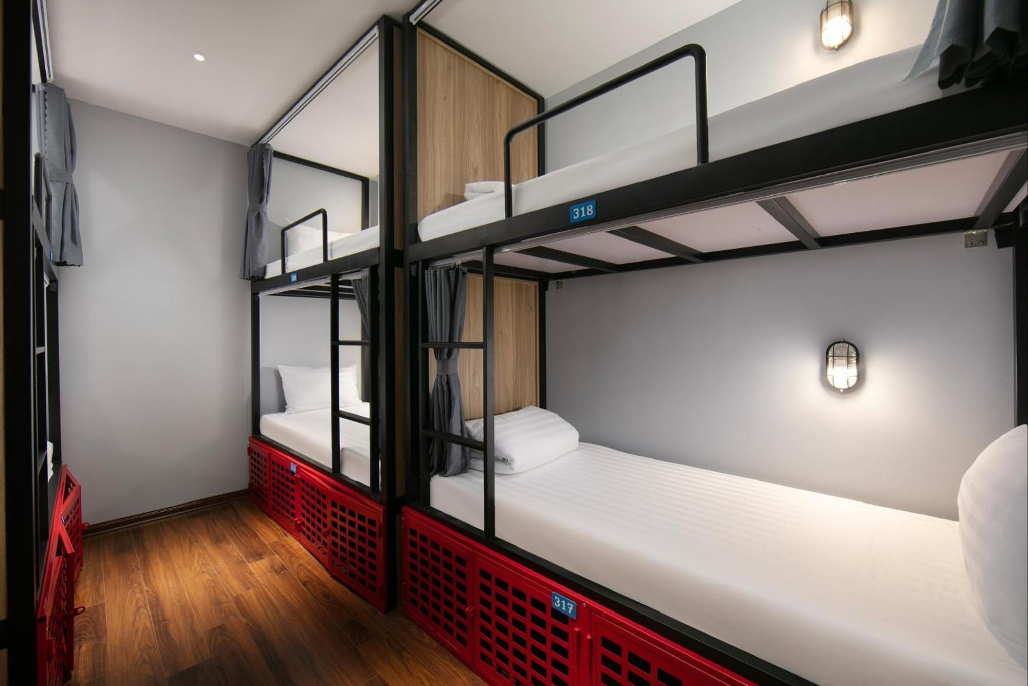 Lakeview Backpackers Hostel & Rooftop Bar Hanoi Bagian luar foto