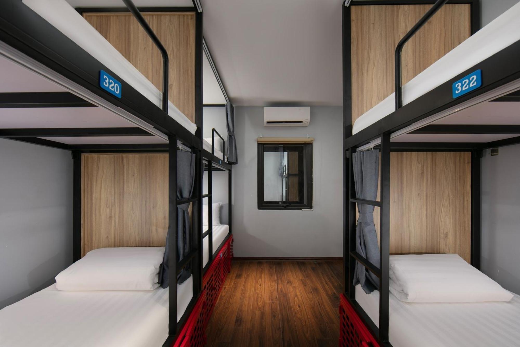 Lakeview Backpackers Hostel & Rooftop Bar Hanoi Bagian luar foto
