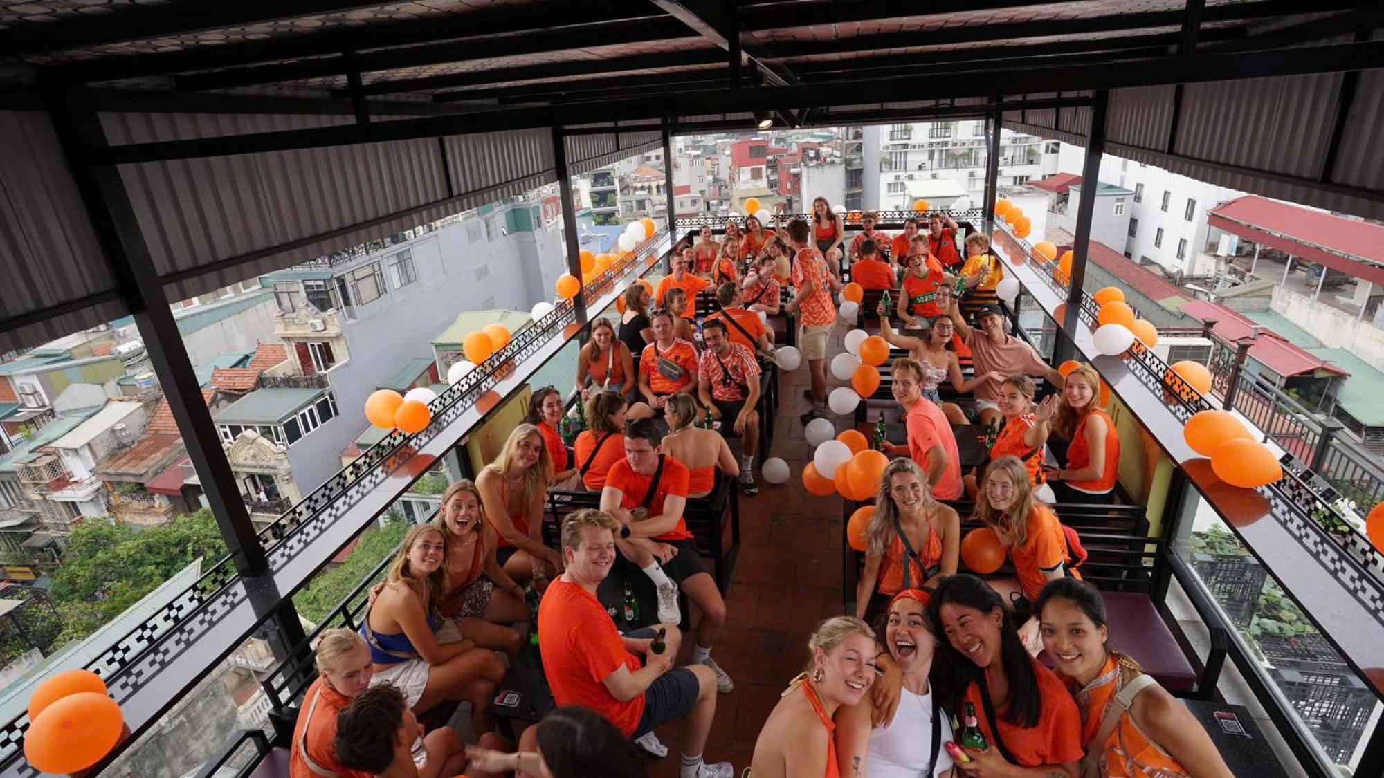 Lakeview Backpackers Hostel & Rooftop Bar Hanoi Bagian luar foto